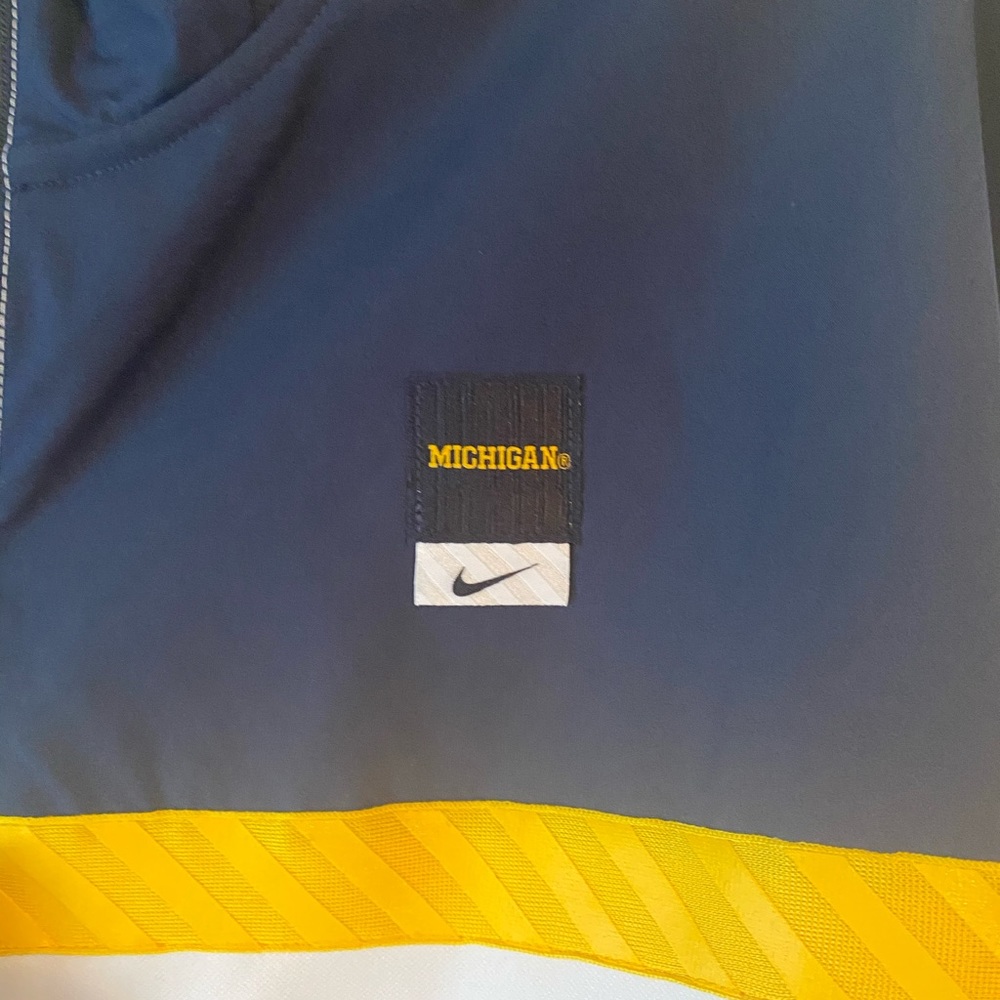Nike jacket New With Tags - Picture 2 of 2